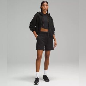 NWOT lululemon Scuba Shorts 5"